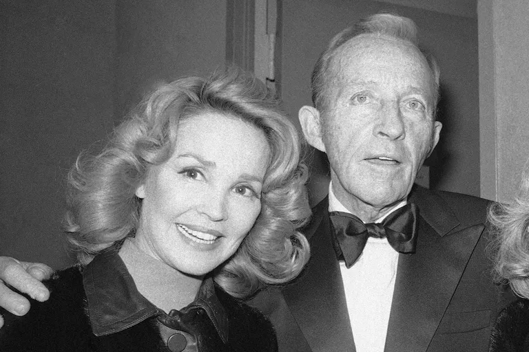 Kathryn ja Bing Crosby 1976. aastal. Järgmisel aastal suri laulja Bing Crosby südamerabandusse.