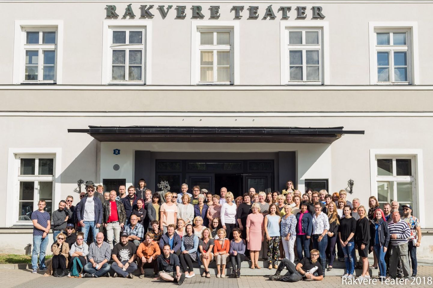 Rakvere teater alustas uut hooaega.