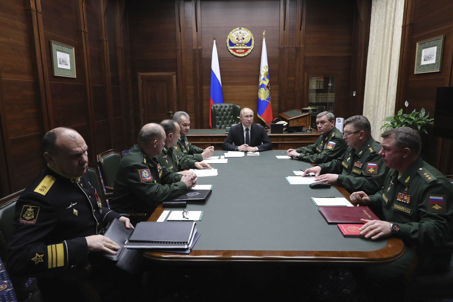 Venemaa president Vladimir Putin juhtimas täna riigi sõjaliste juhtide kohtumist.