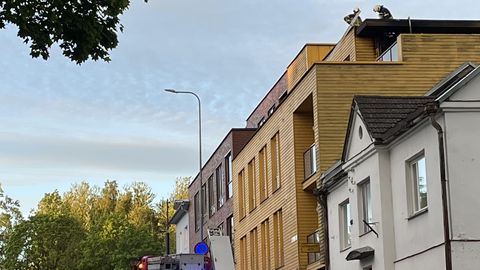 PILDID ⟩ Kaugele paistnud kortermajapõleng Tartus sai kiiresti kustutatud