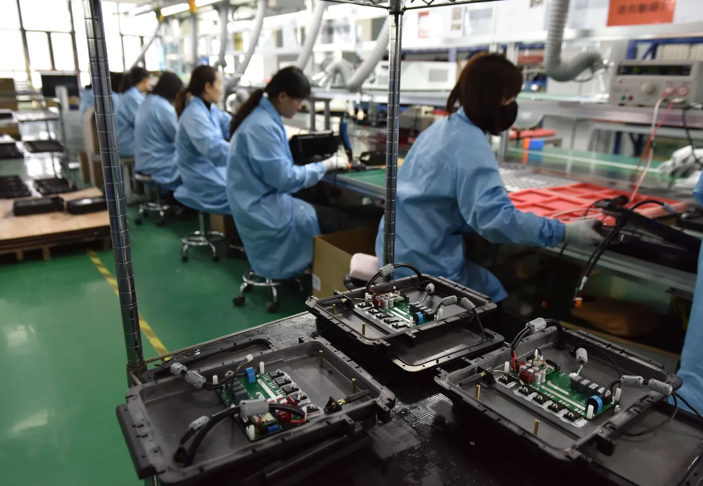 Traadita võrguseadmete tootmine Hiina ettevõtte Zhonghui Chuangzhi Fuyang Technology tehases Ida-Hiinas.