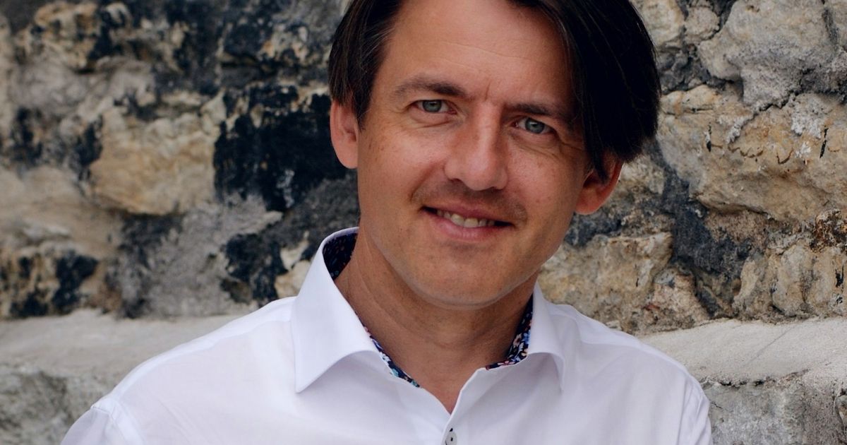 Ettevõtjate koolitaja selgitab, miks kunagised viielised õpilased töötavad kolmeliste alluvuses