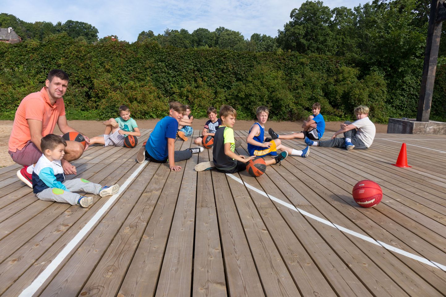 Noortekorvpalli edendavasse ettevõtmisse on kaasatud ka Viljandi spordikooli noormängjad ning nende juhendaja Rauno Tamm.