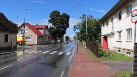 Politsei otsib Rakveres lapsele otsa sõitnud autojuhti