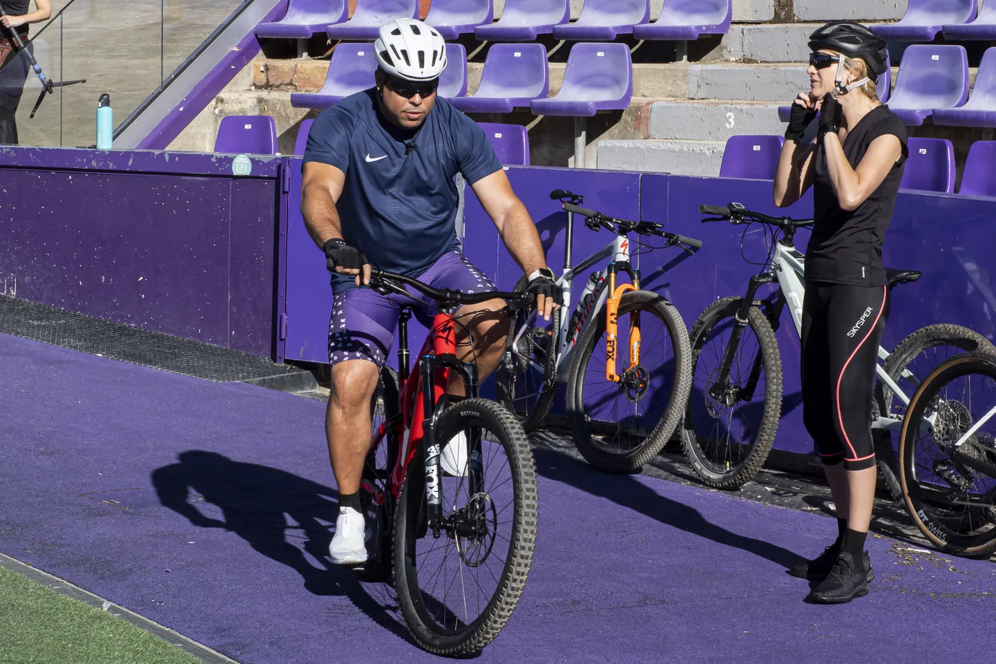 Valladolidi Reali president Ronaldo alustas rattamatka pühapäeval.