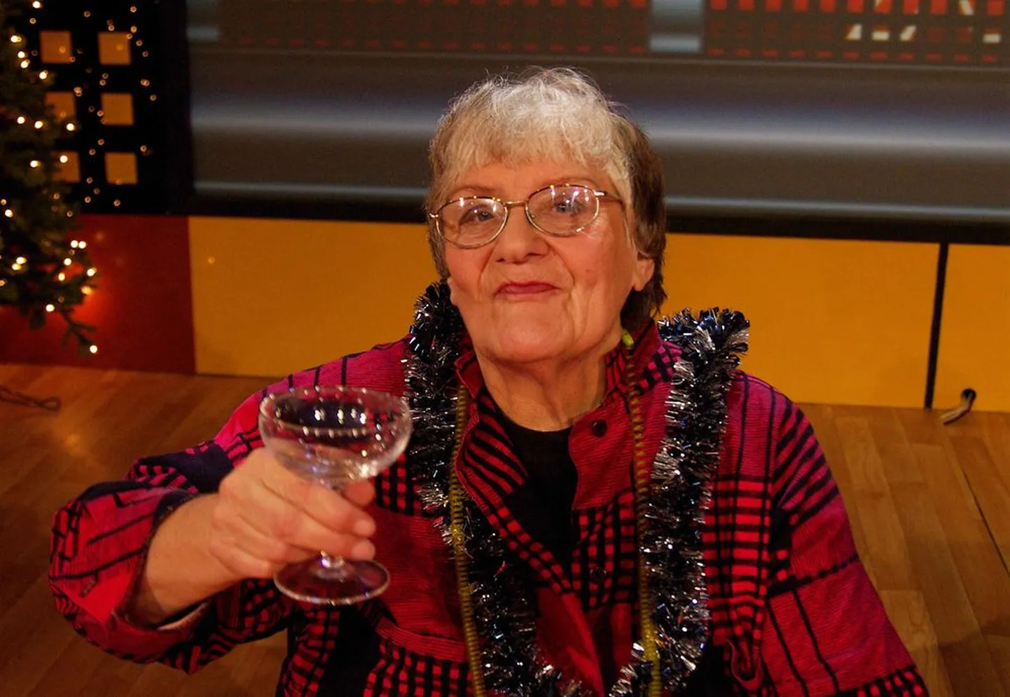 «Ühikarottide» ühikamutt Salme Poopuu toetab noori saates «Sõnasõda».
