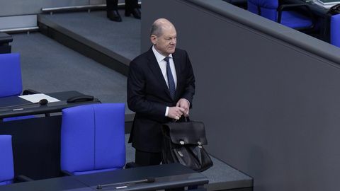 ÜLEVAADE ⟩ Kriitikatule all Scholz jätab Saksa eelarvekriisi ilmselt aasta lõpuni vinduma