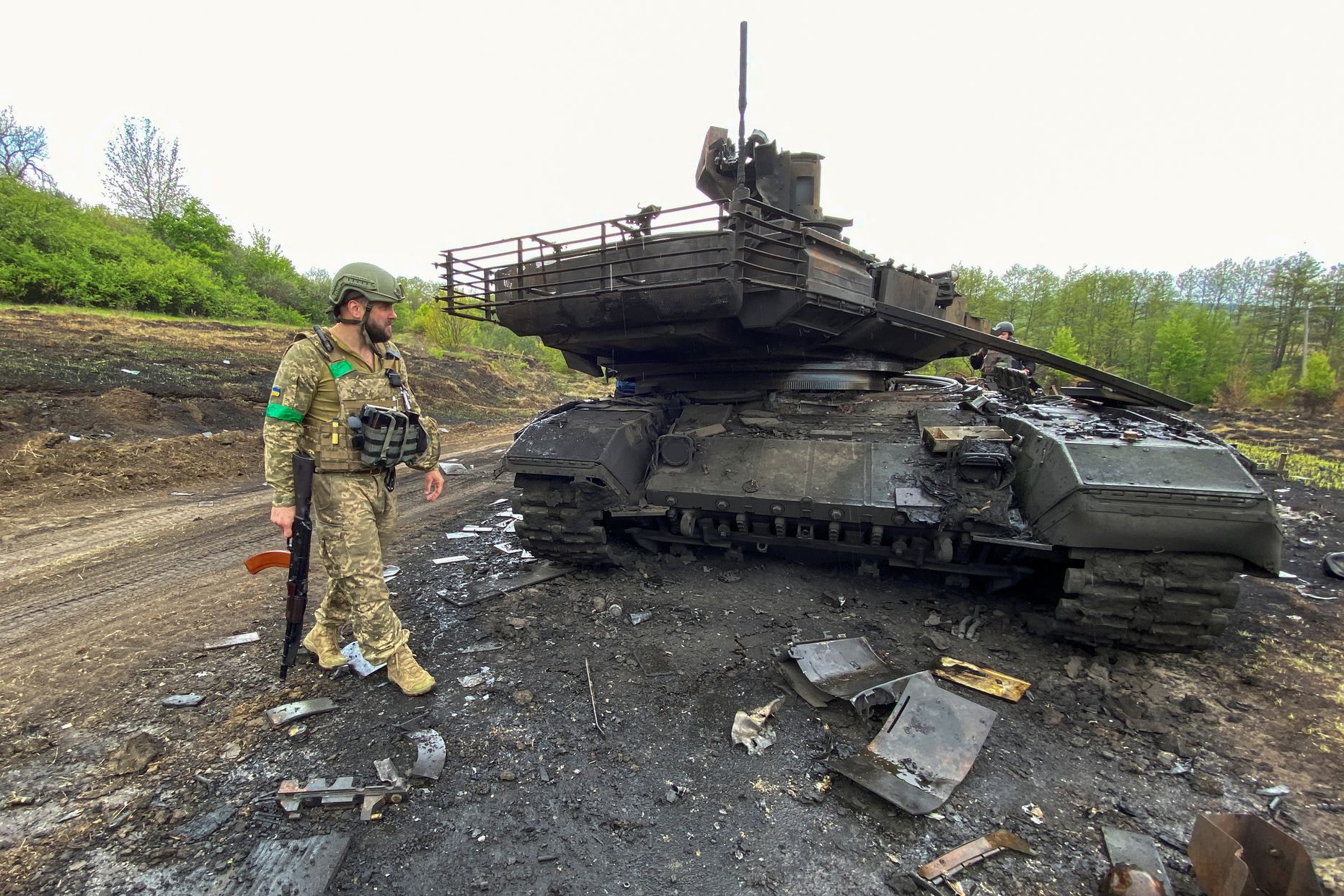 Ukraina armee hävitatud Vene tank T-90M Harkivi oblastis Starõi Saltivis. Foto on tehtud 9. mail 2022