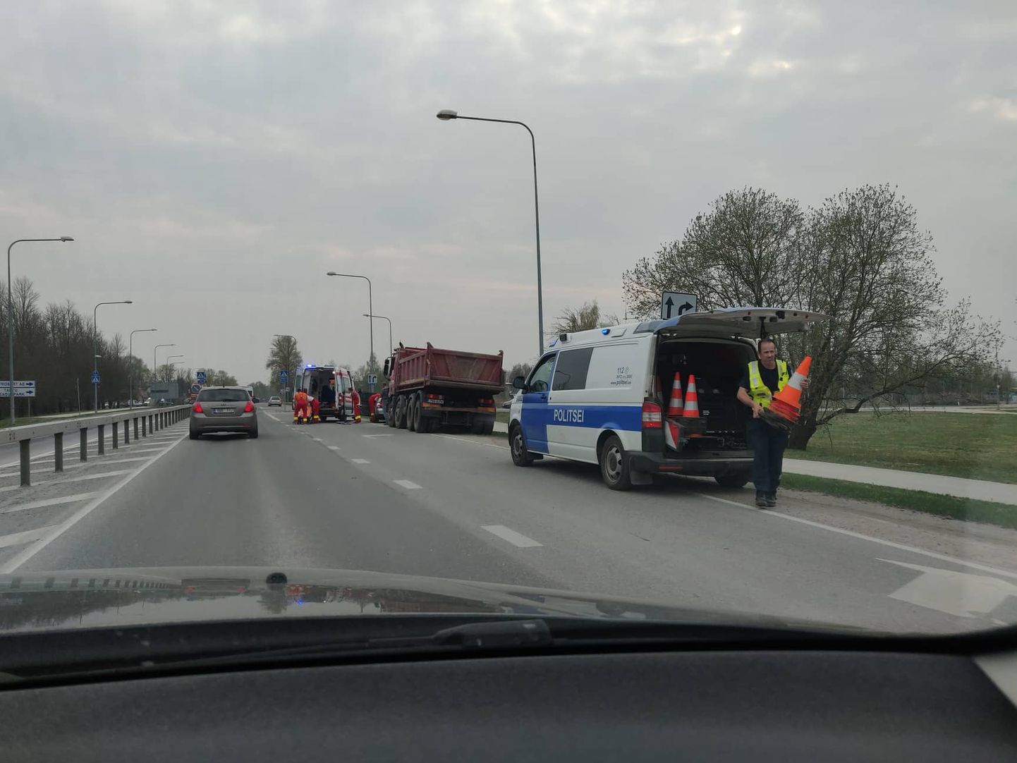 Liiklusõnnetus Tartu maanteel Teaduspargi bussipeatuse lähedal.