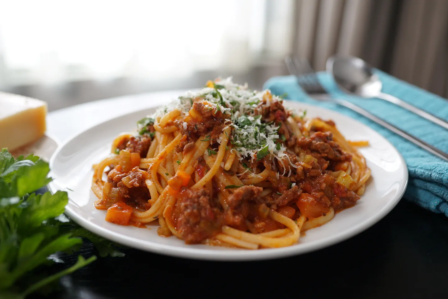 Spagetid traditsioonilise Itaalia ragù kastmega.