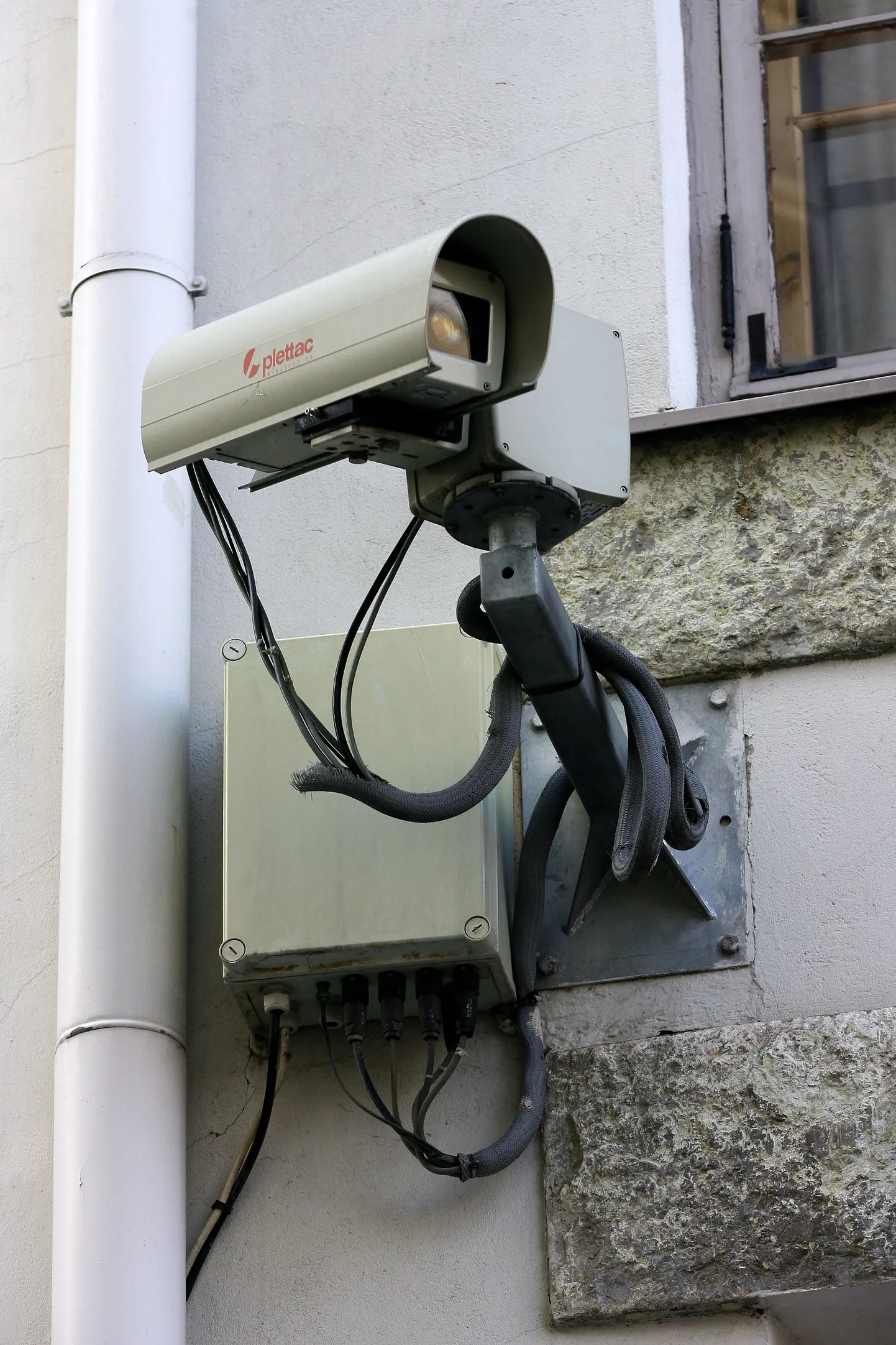 Turvakaamera Rataskaevu tänaval.