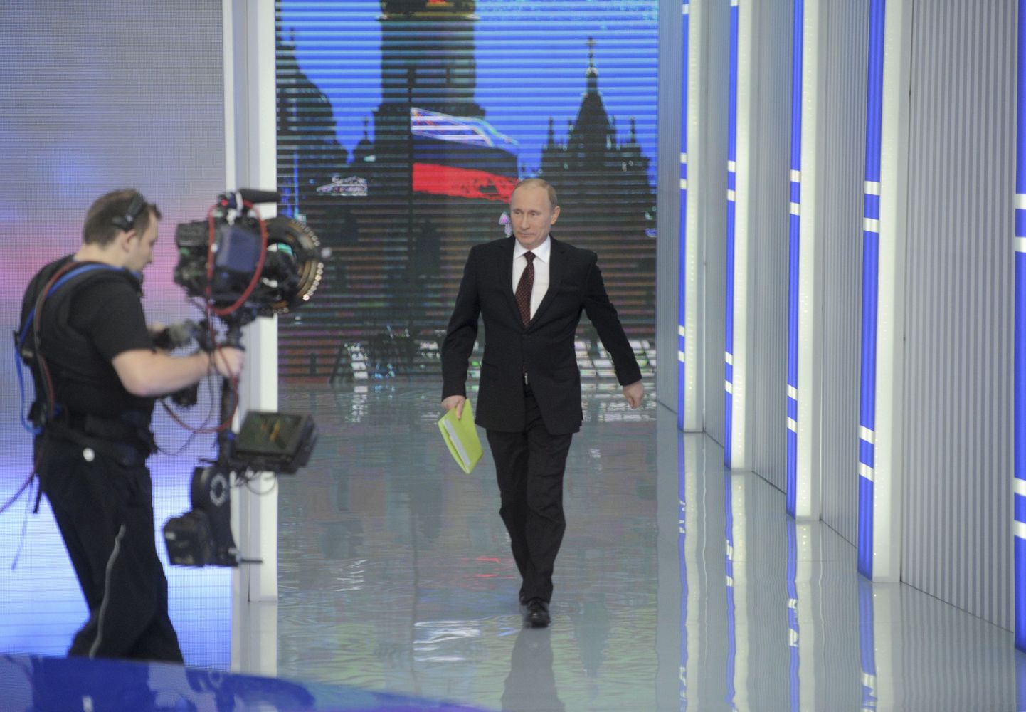 Läheb lahti! Putin saabub otse-eetri stuudiosse.