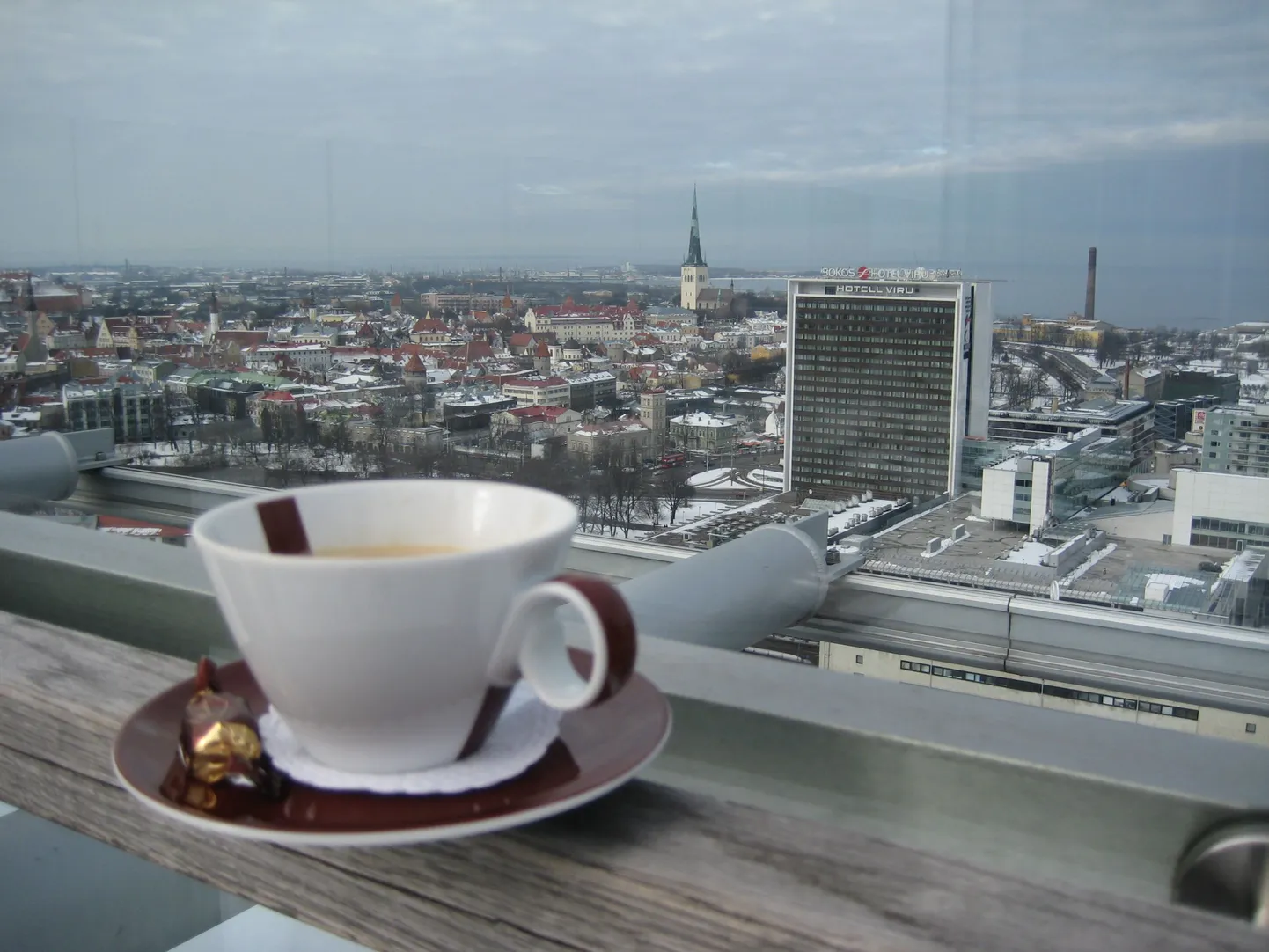 Vaade Tallinnale Lounge24 rõdult.