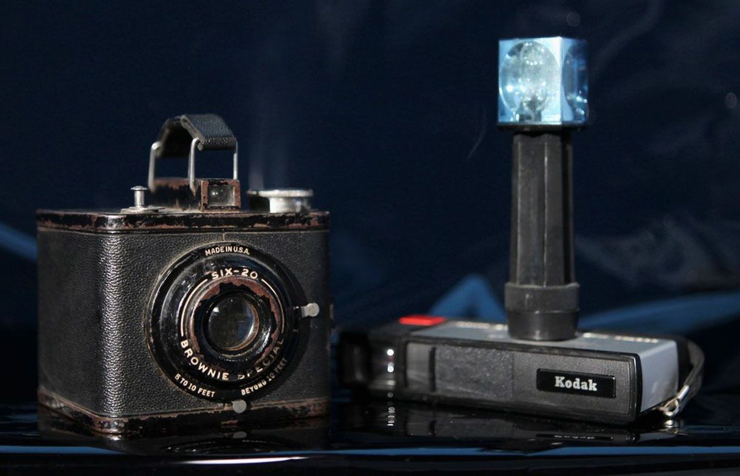 Kaks legendaarset Kodaki kaamerat – Brownie Special Six-20 ja Pocket Instamatic 20.