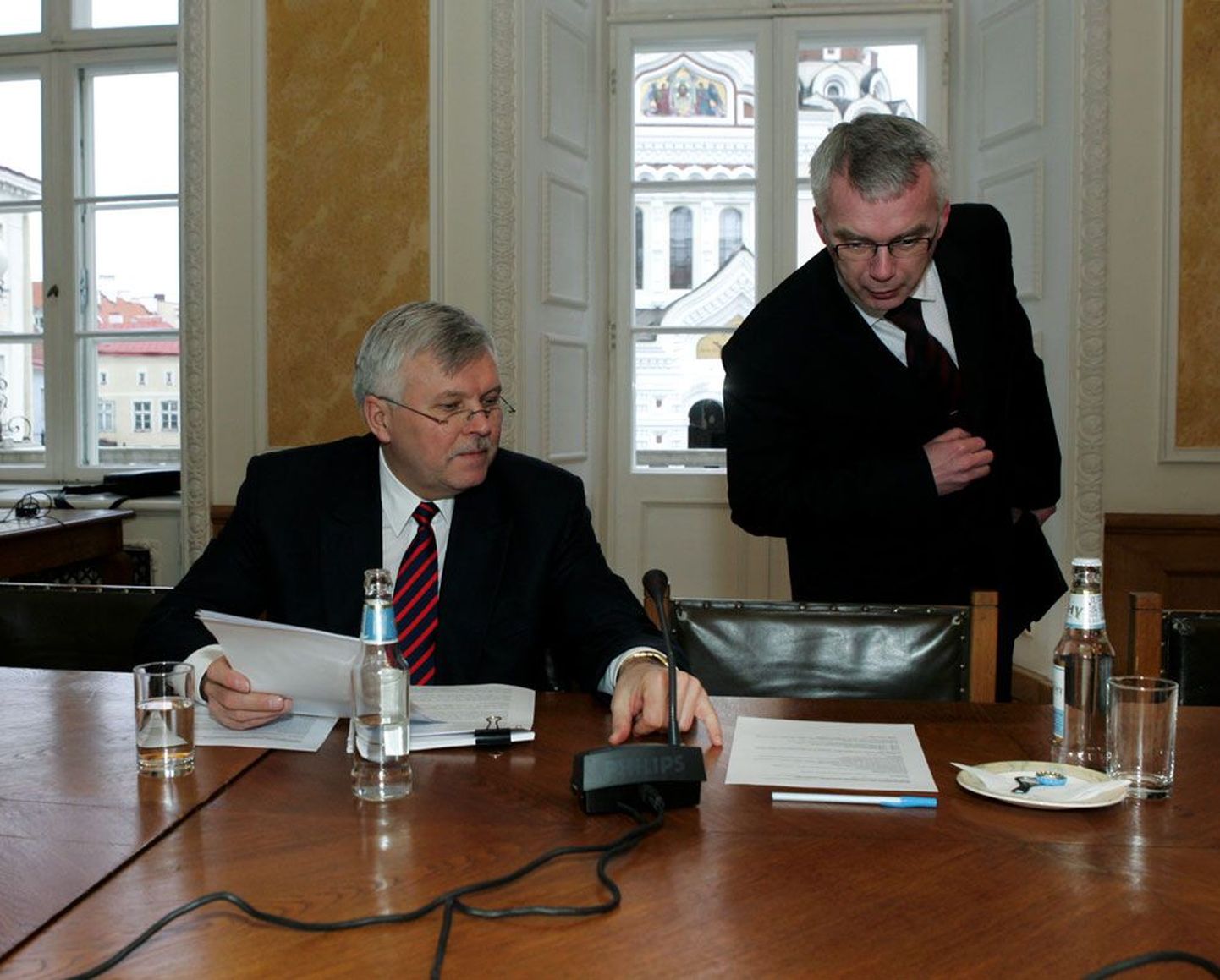 Siseminister Jüri Pihl (vasakul) ja kaitsepolitsei peadirektor Aldis Alus.