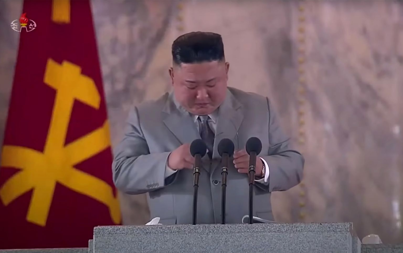 10.10.2020. Kim Jong-un tegi kõnes pausi, et silmi pühkida.
