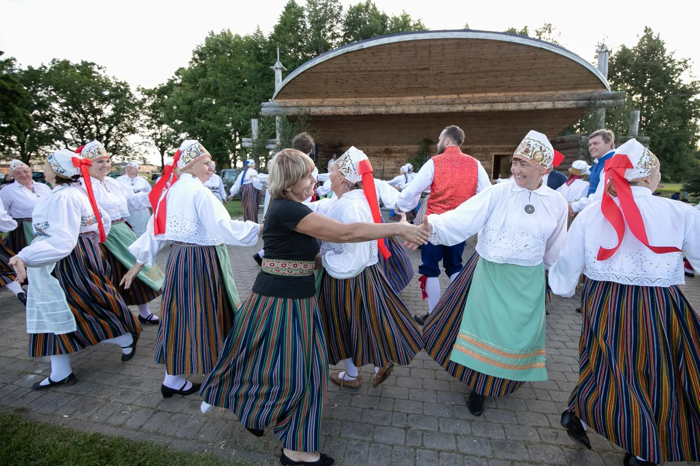Tunamullu valiti Lääne-Virumaa aasta külaks Uhtna.