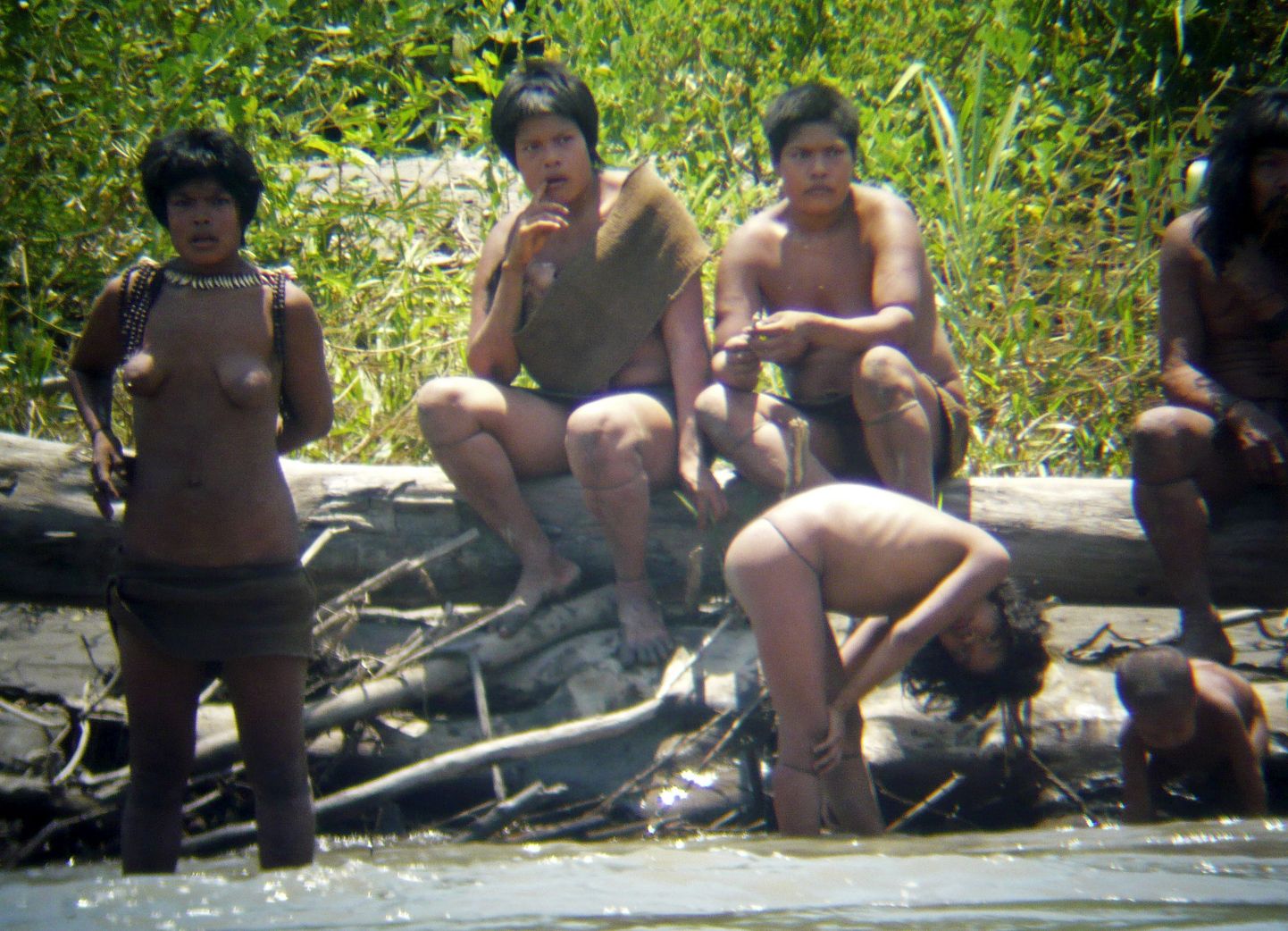 Amazonaste puutumatud põliselanikud.