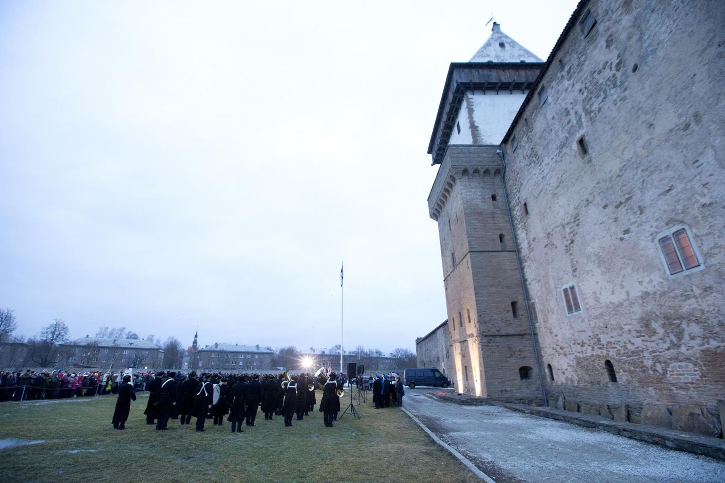 Saksa ajakirjanikele olnuks kabinettide külastamise asemel olnud kasulikum näha Narvat ja Eesti-Vene eraldusjoont.