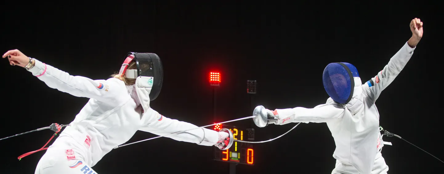 Julia Beljajeva (sinises)