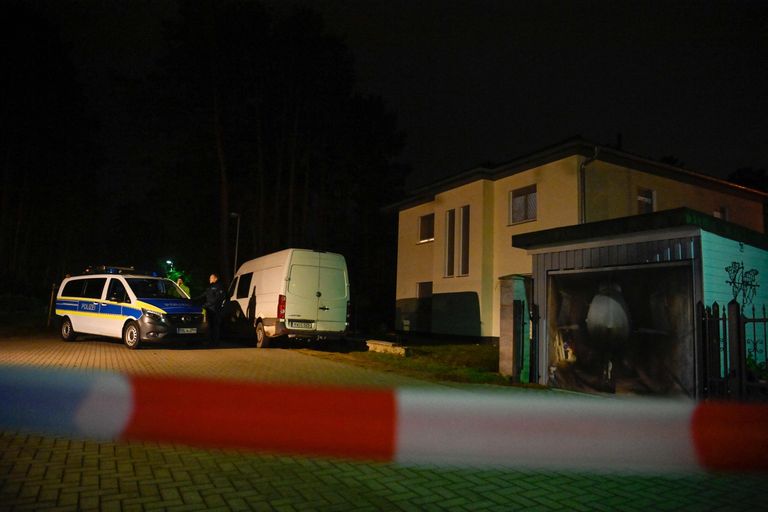 Maja Saksamaal Berliini lõunaosas Königs Wusterhausenis, millest politsei leidis surnuna kaks täiskasvanut ja kolm last