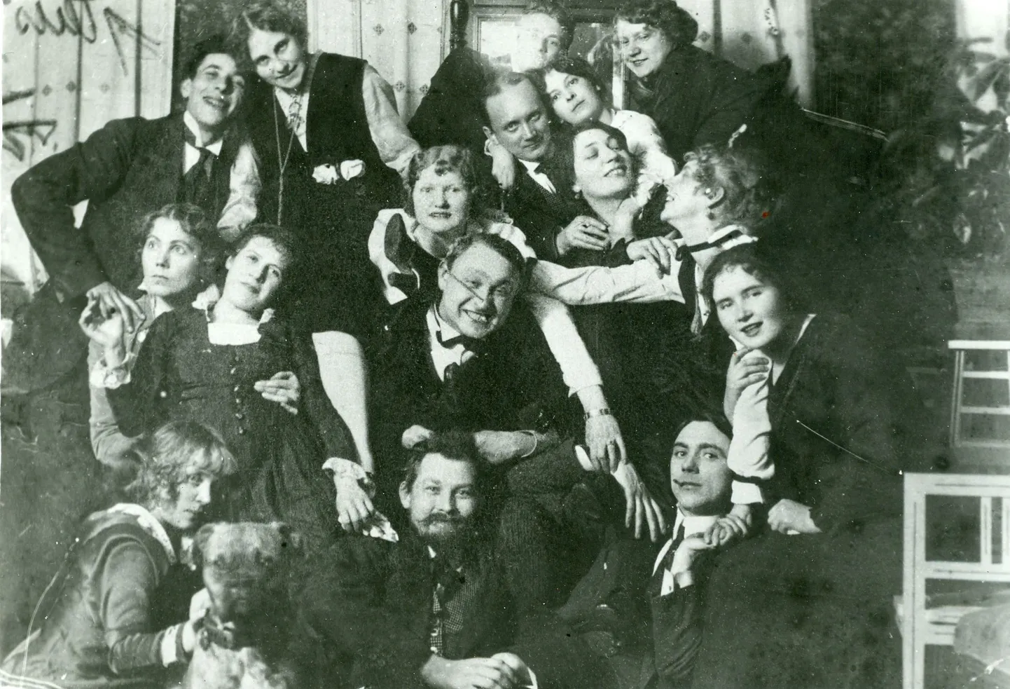 Lõbusad estonlased aastast 1920.