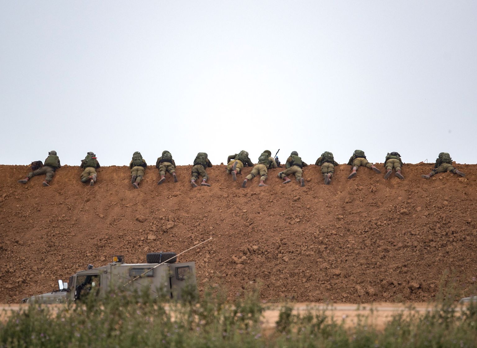 Iisraeli sõdurid Gaza piiri lähistel.