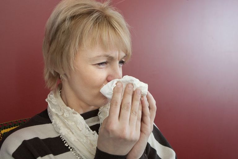 Gripi peamised sümptomid on kõrge palavik, köha ja nohu.
