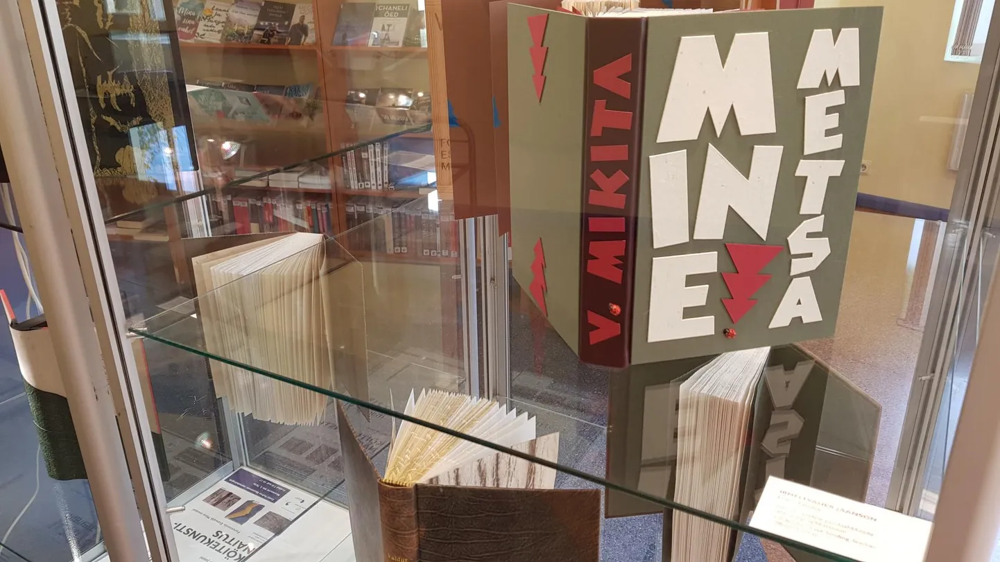 Köitekunstinäitus "Mine metsa!" keskendub Valdur Mikita tekstikogumikule "Forestonia. Estwald. Mine metsa!".