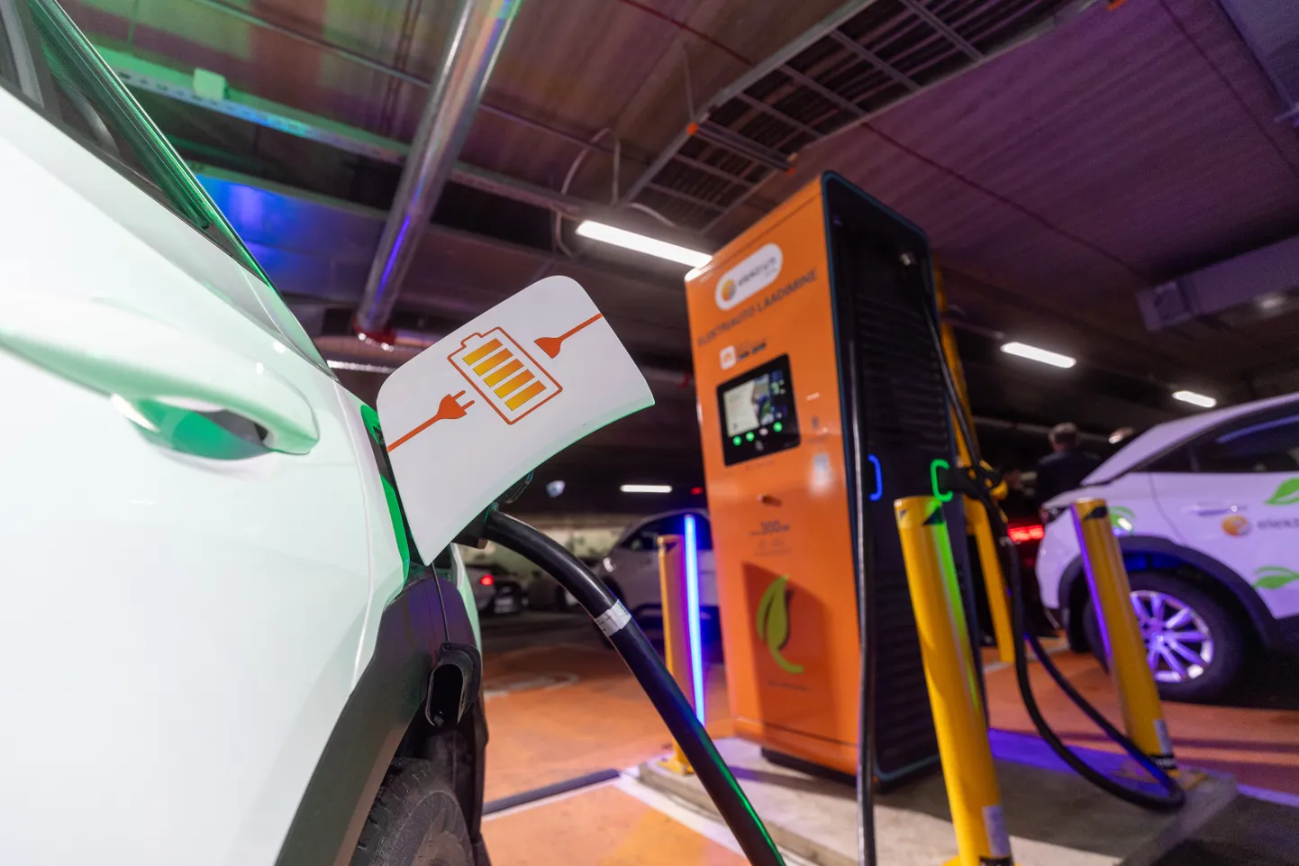 Eesti suurim elektriautode laadimispark.