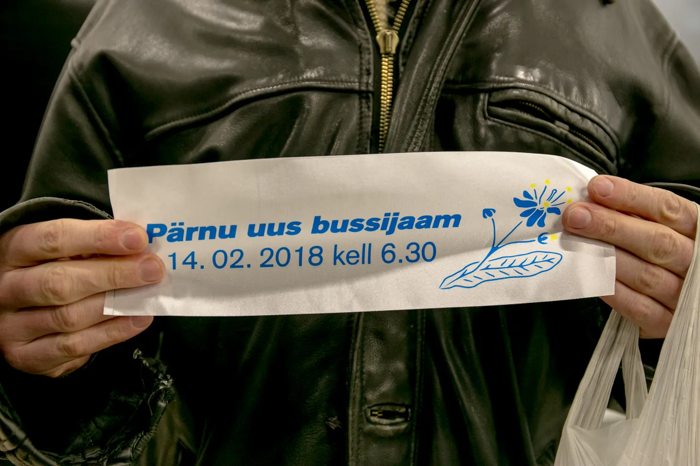 Pärnu uus bussijama avati piduliku lindilõikamisega kolmapäeva varahommikul.