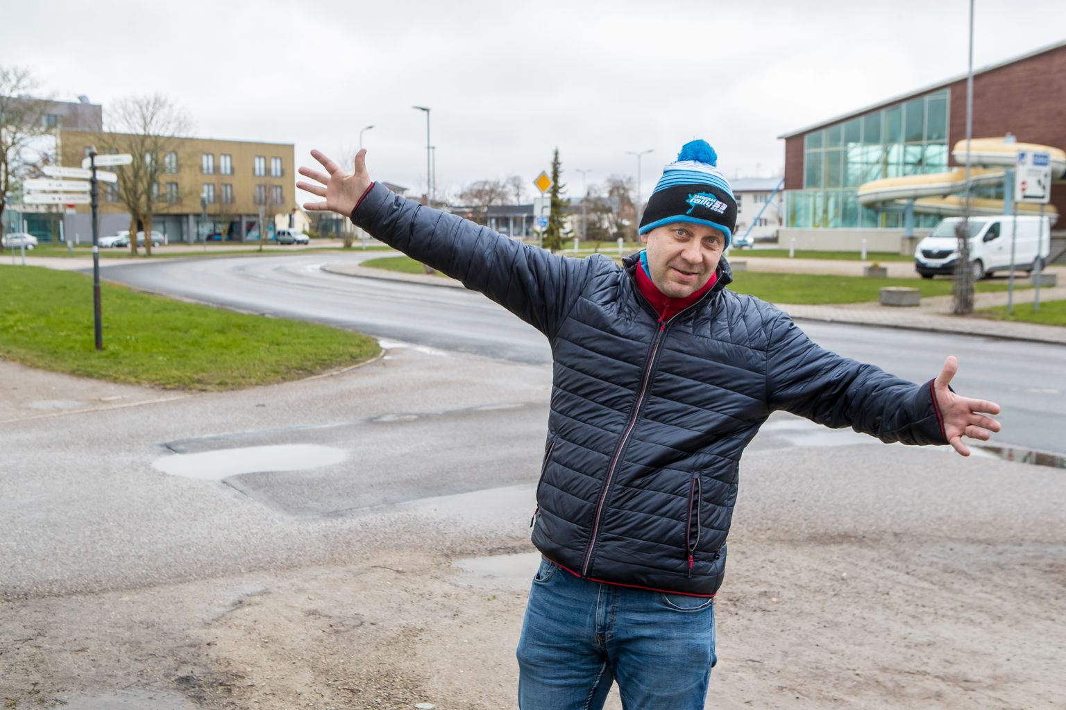 LINNAKATSE KULGEB SIIT: Saaremaa ralli direktori Villi Pihla sõnul läbib Kuressaare linnakatse ka spaadevahelist teed.