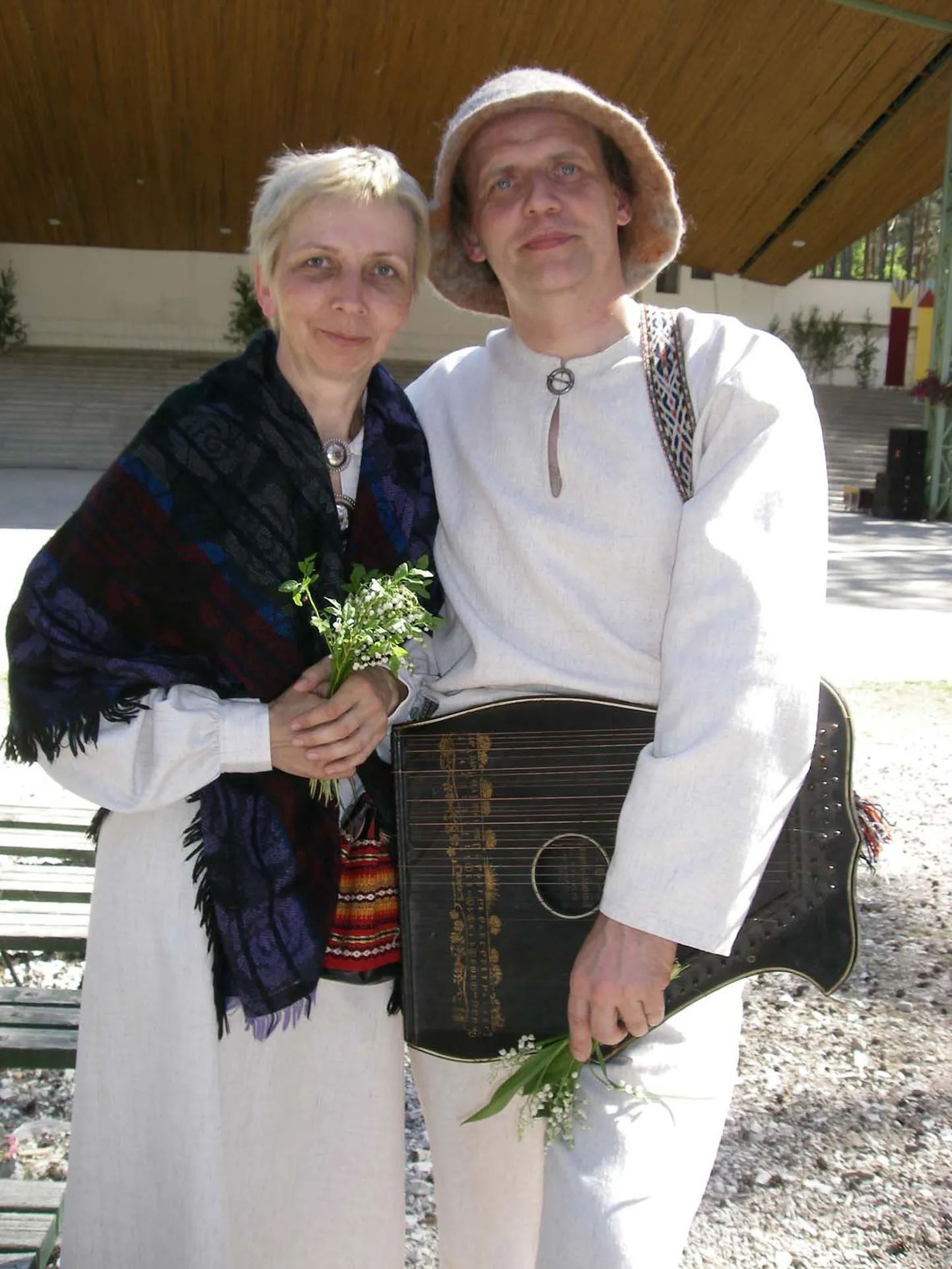 Ene-Loki (Ene Vilipuu) ja Toomas Nipernaadi (Valdeko Kalamees).