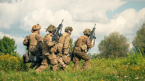 Papildu līdzekļi aizsardzībai atrasti, audzējot valsts parādu – brīdina FDP