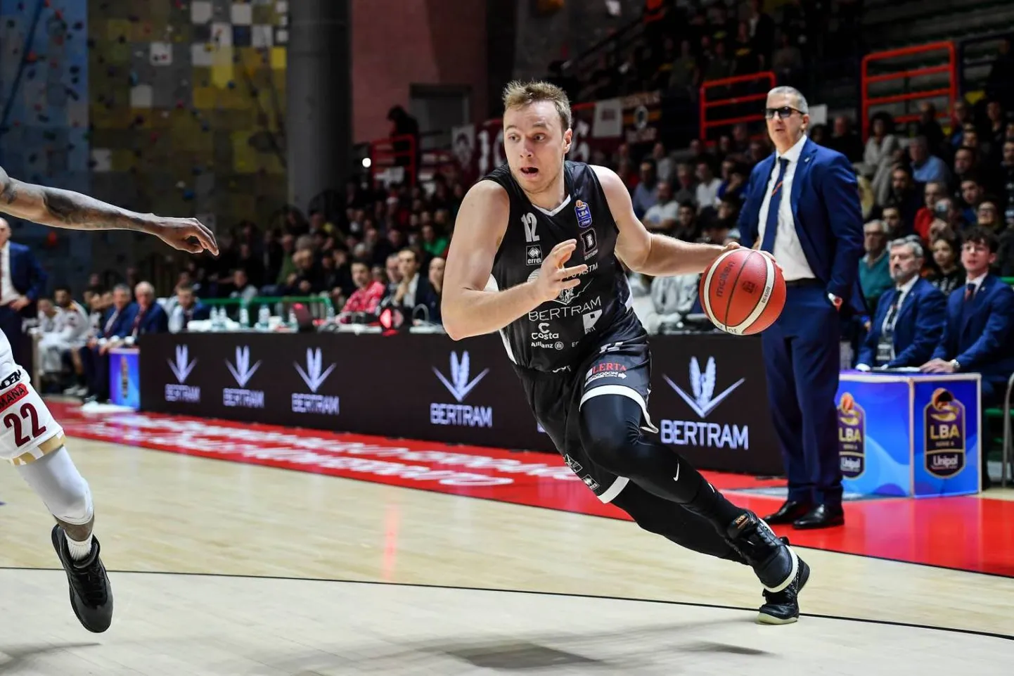 Latvijas basketbolists Artūrs Strautiņš