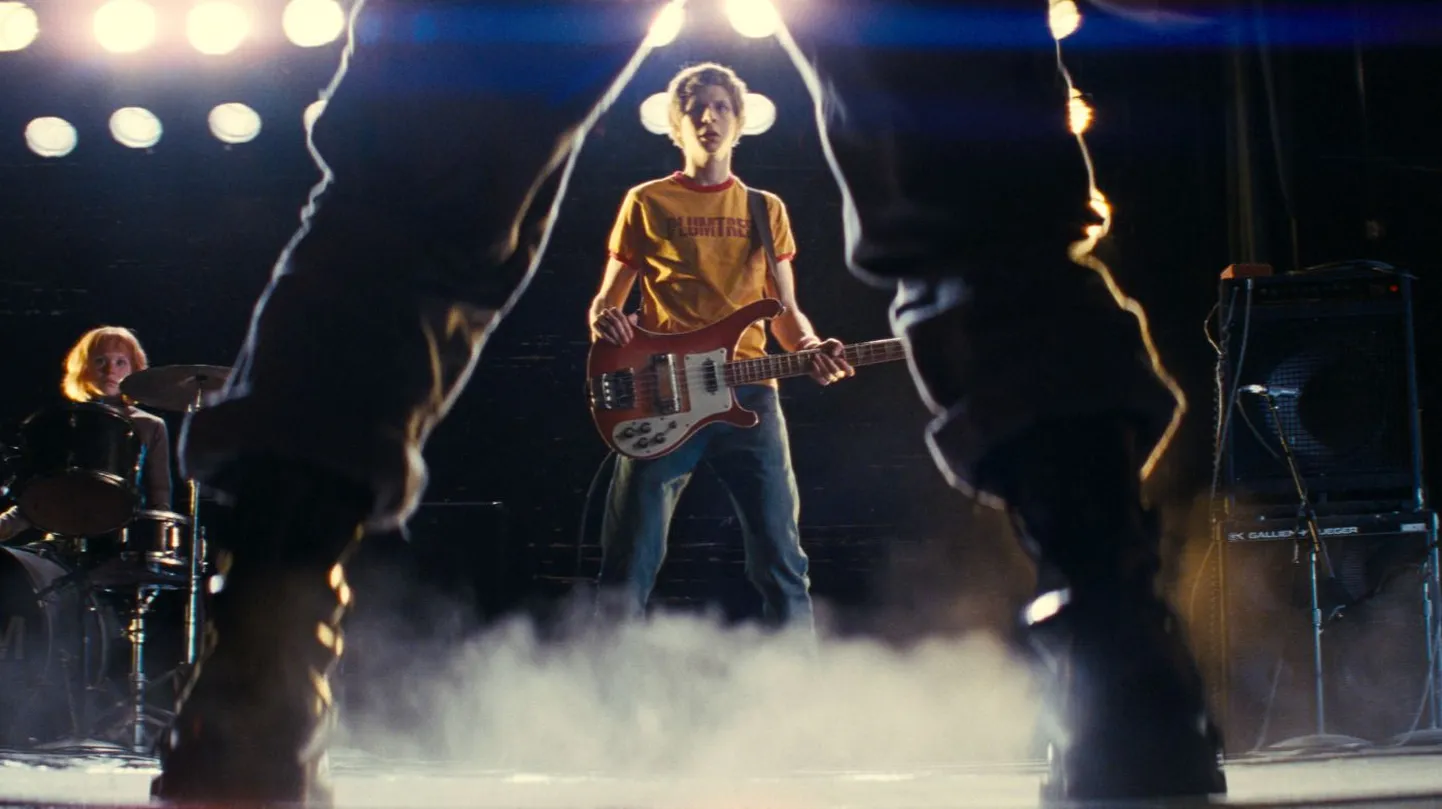 Scott Pilgrim terve maailma vastu“ on samanimelisel koomiksiromaanil põhinev parajalt pöörane romantiline action-komöödia.