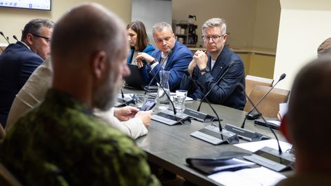 OTSE ⟩ erikomisjon arutab kaitseministeeriumi rahaasju