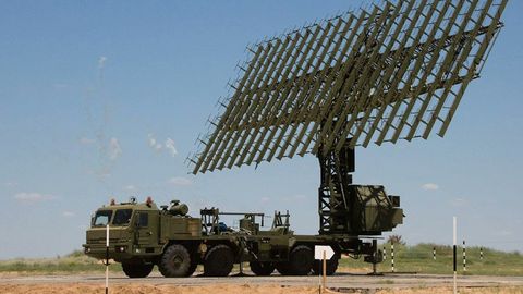 Ukraiņu droni uzbrūk Krievijas lidlaukiem Krimā. Sabombardēta dārga radaru sistēma