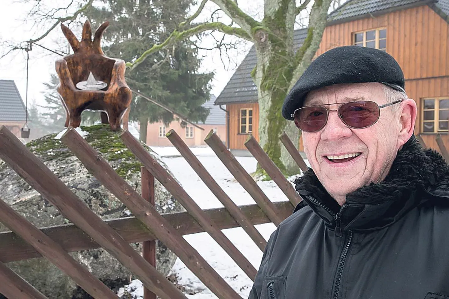 Kalur Urmas Marguse püsti pandud “Kivivalvur Ropka pink” on kolmas skulptuur, mille mees Pärnu linnapilti lisanud, neljaski saab varsti valmis.