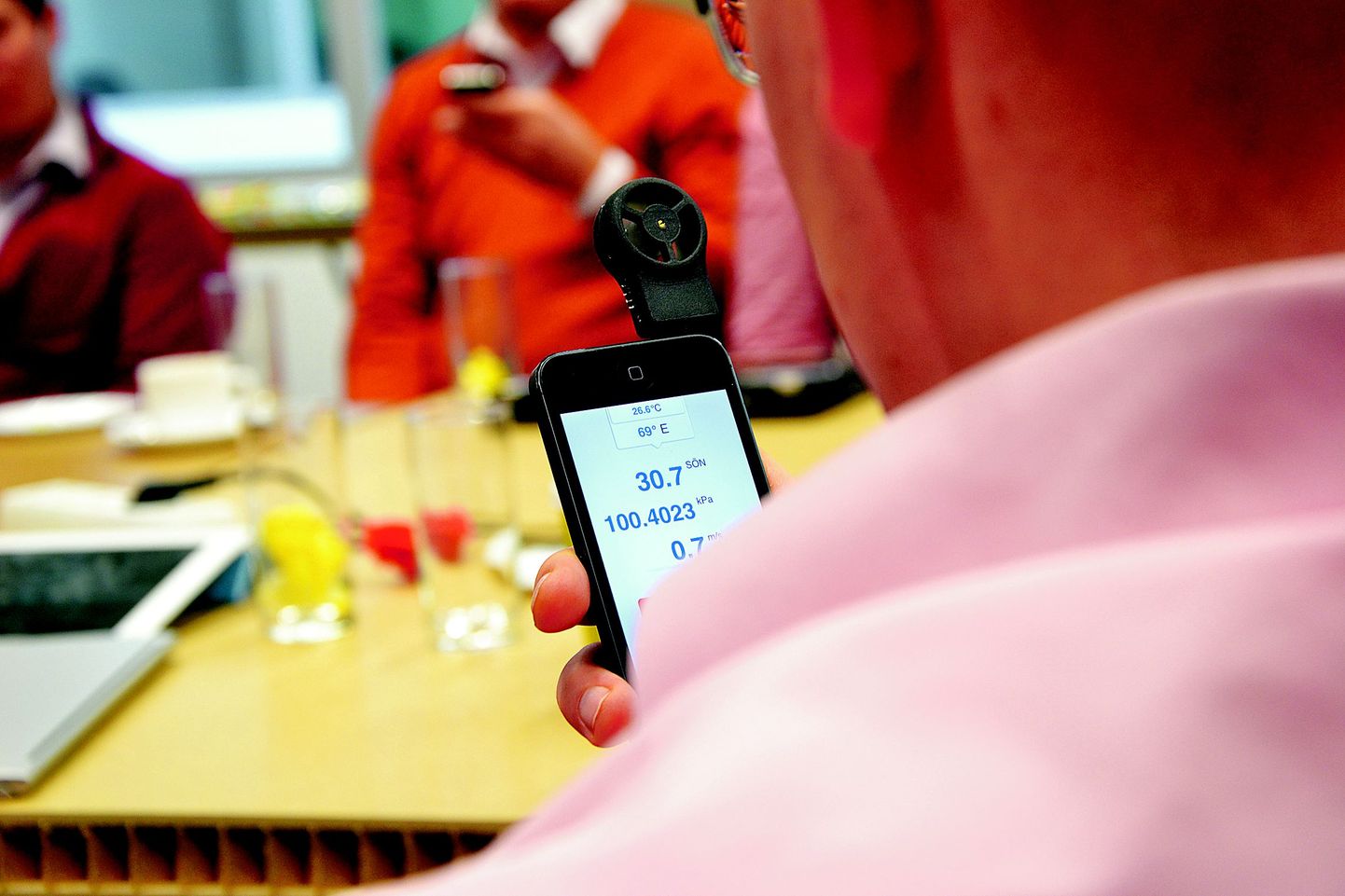 Eesti start-up ettevõte Shaka arendab nutitelefoni audioliidesesse ühendatavat tuulemõõtmisseadet, mis aitab näiteks surfajatel ja golfimängijatel saada täpset ilmastikuinfot. Lahendus võib huvitada tarbijaid üle maailma.