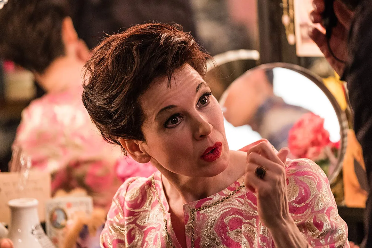 Renée Zellweger Kuldgloobuse väärilises rollis filmis «Judy», mis räägib Judy Garlandi elu lõpuaastast.