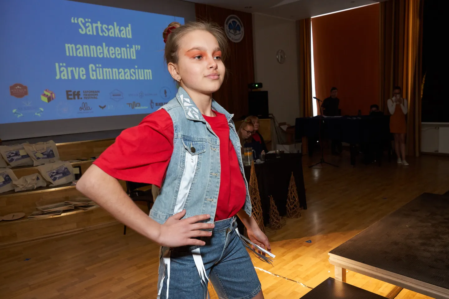 Järve gümnaasiumi direktori Anne Endjärve eripreemia pälvisid tema enda õpilased, kes astusid üles "Särtsakate mannekeenide" nime all.