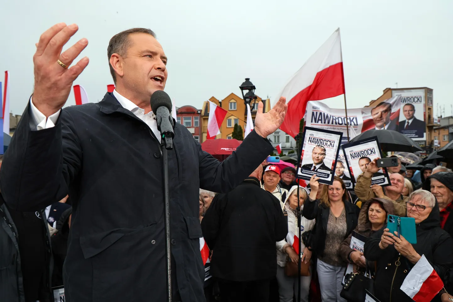 Poola presidendikandidaat Karol Nawrocki kampaaniaüritusel.