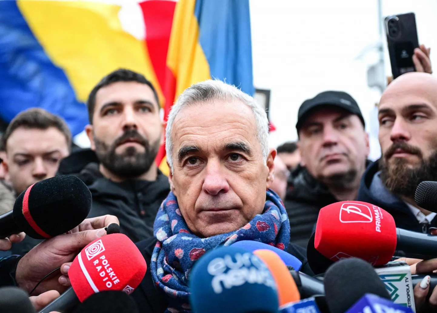 Călin Georgescu valimiste tühistamise vastasel meeleavaldusel Mogoșoaias.