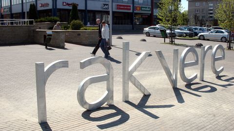 Rakvere promenaadil vähemalt 50 korda kannatanut löönud mees seisis kohtu ees