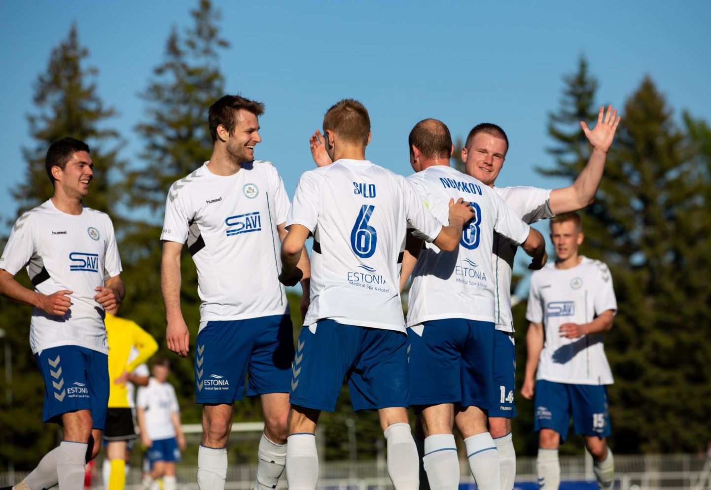 Pärnu jalgpalliklubi teenis üleminekumängudel võidu ja astus pika sammu edasi esiliigasse püsima jäämise nimel.