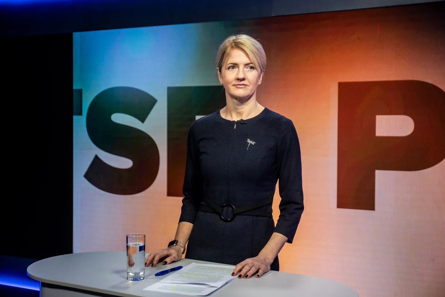Otse Postimehest erisaade Minister risttules: Välisminister Eva-Maria Liimets.