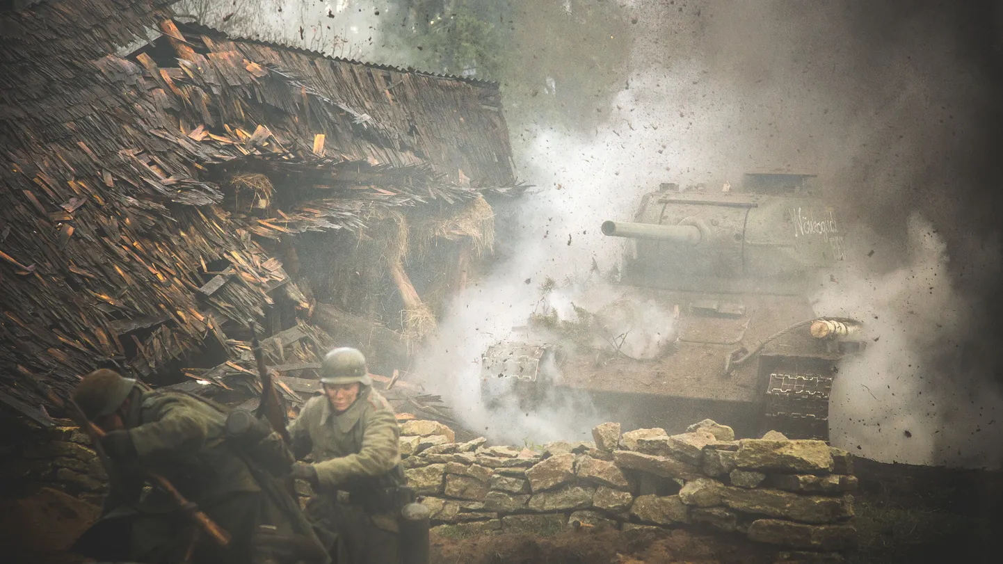«1944».