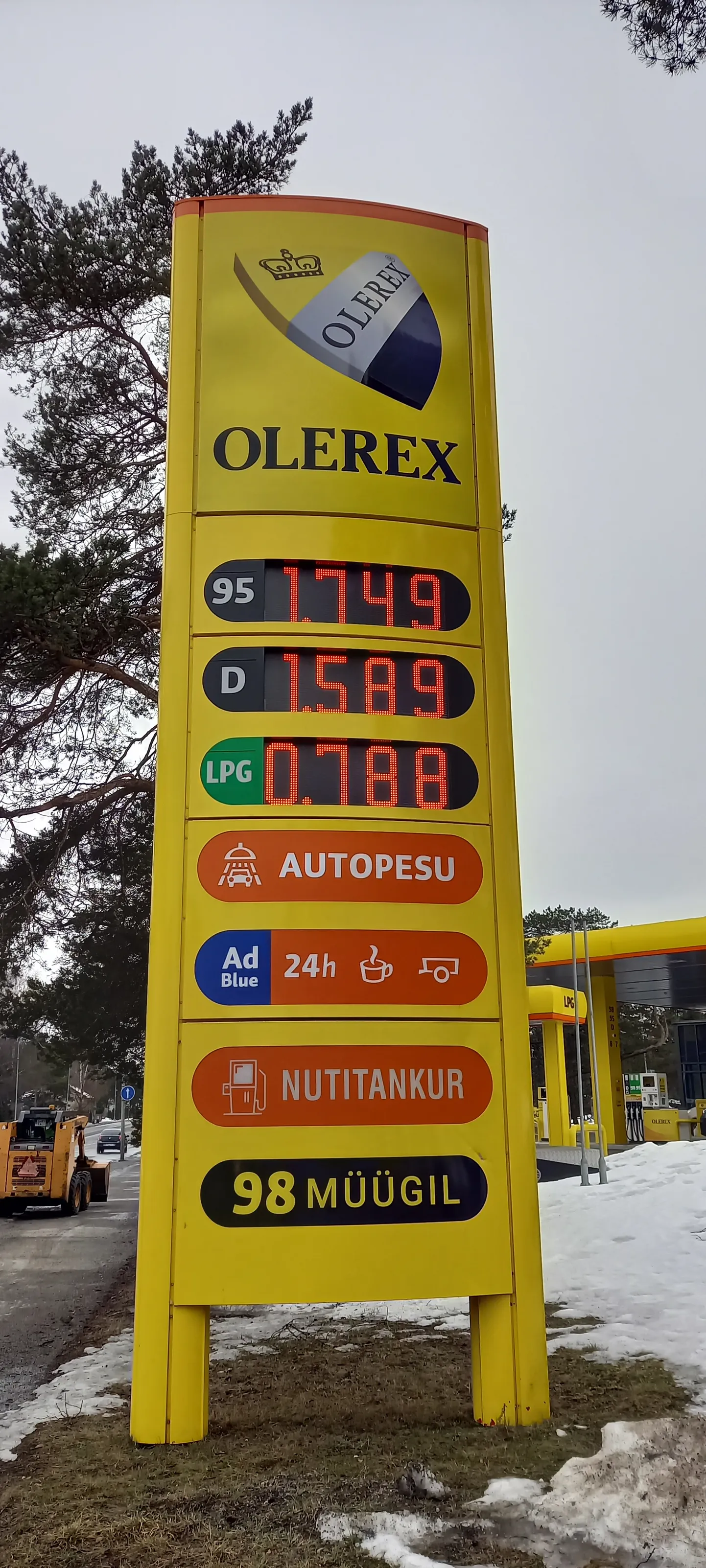 Olerex laieneb Lätis.