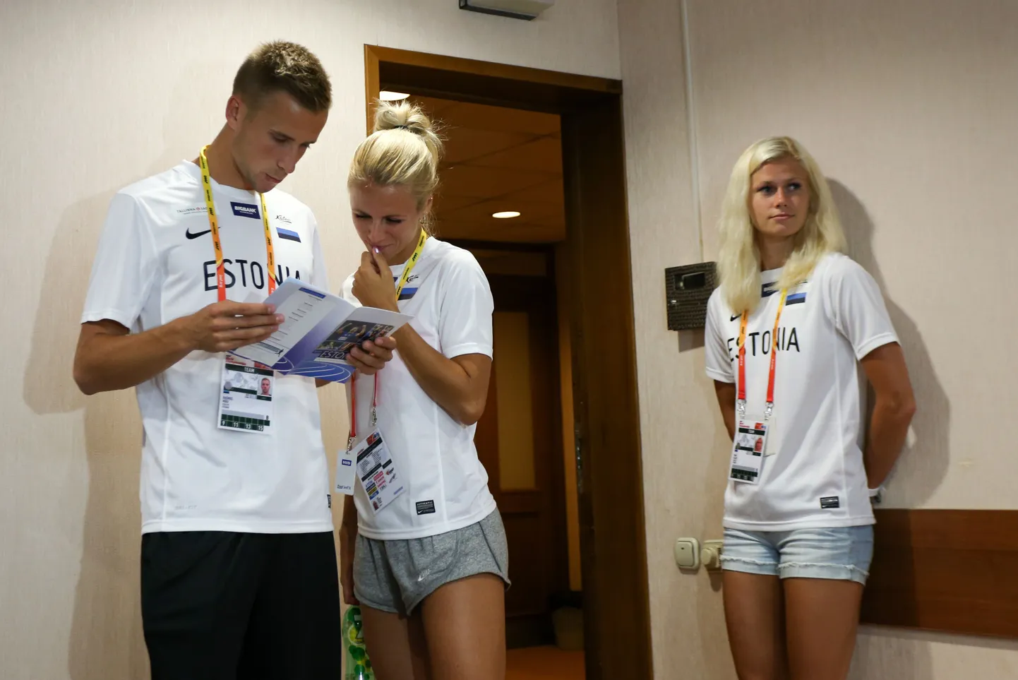 Rasmus Mägi, Grit Šadeiko (keskel) ja Mari Klaup saabusid laupäeval Moskva MMile